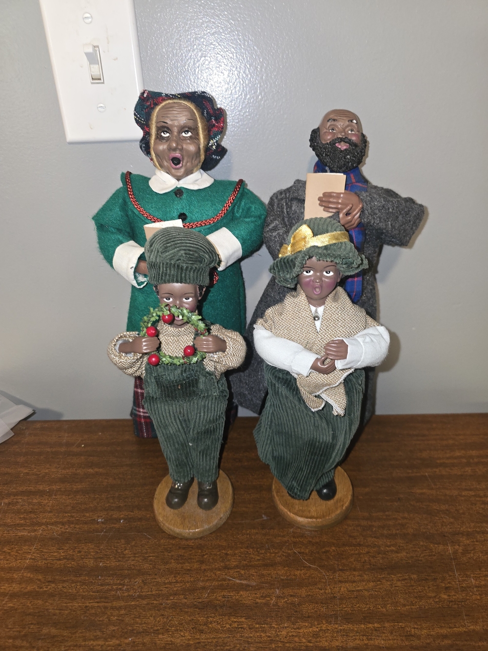 4 Vtg Christmas Carolers Figures
